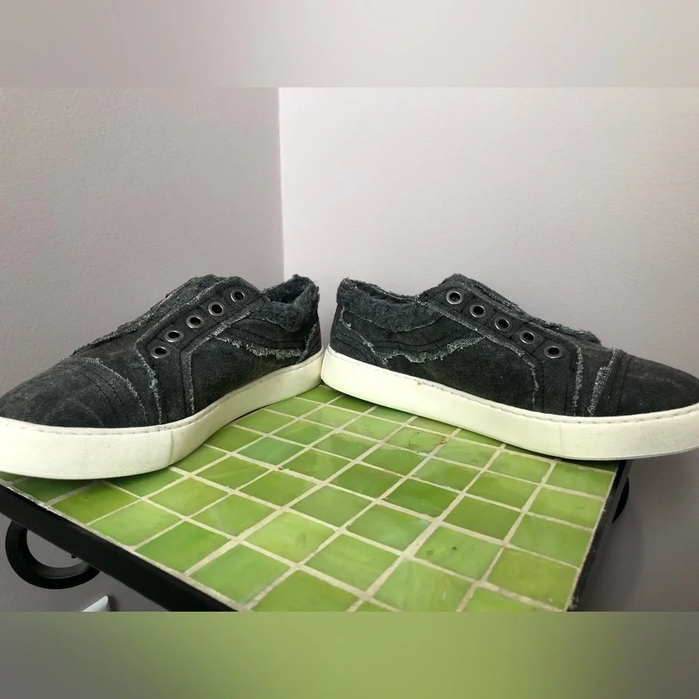NWT Myra bag sneakers size 8 - Picture 3 of 11